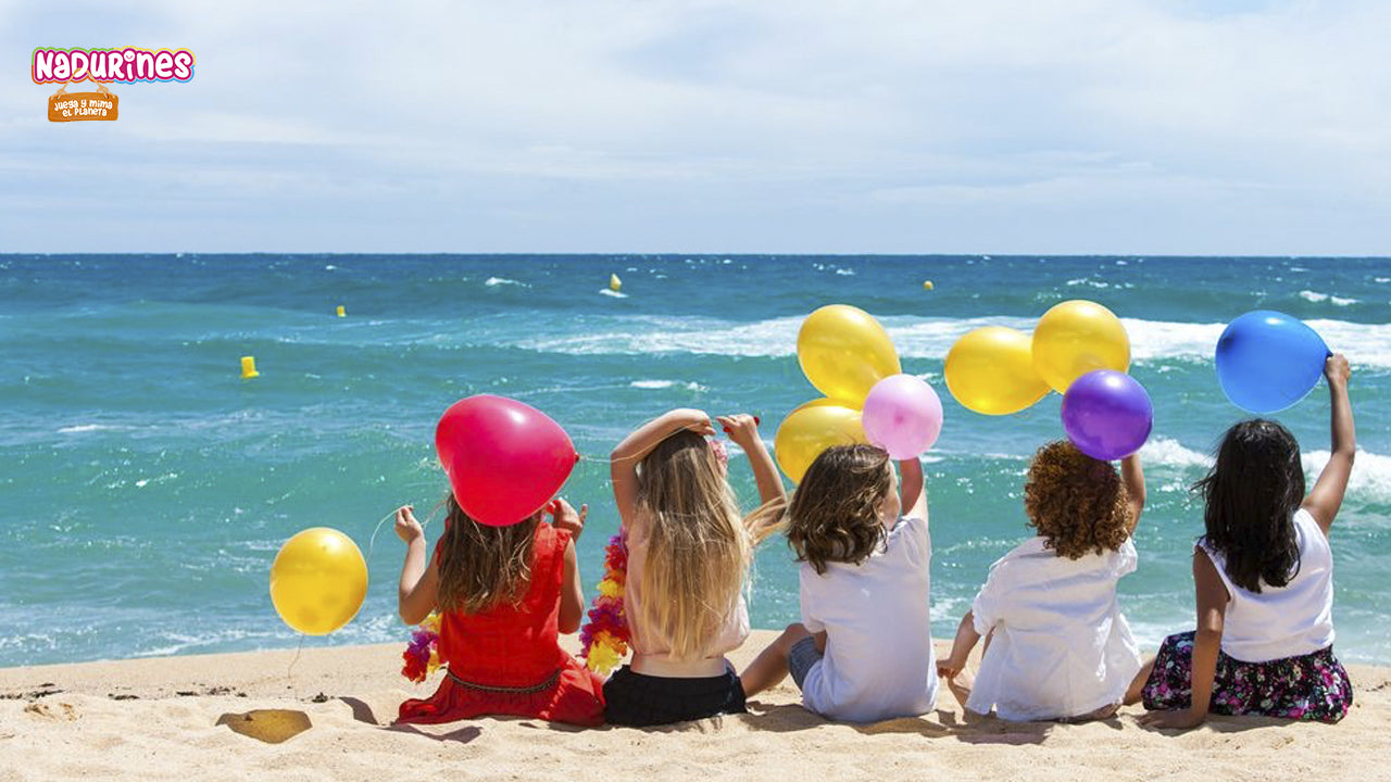 Nil está deseando viajar a un sitio de playa para jugar en el mar